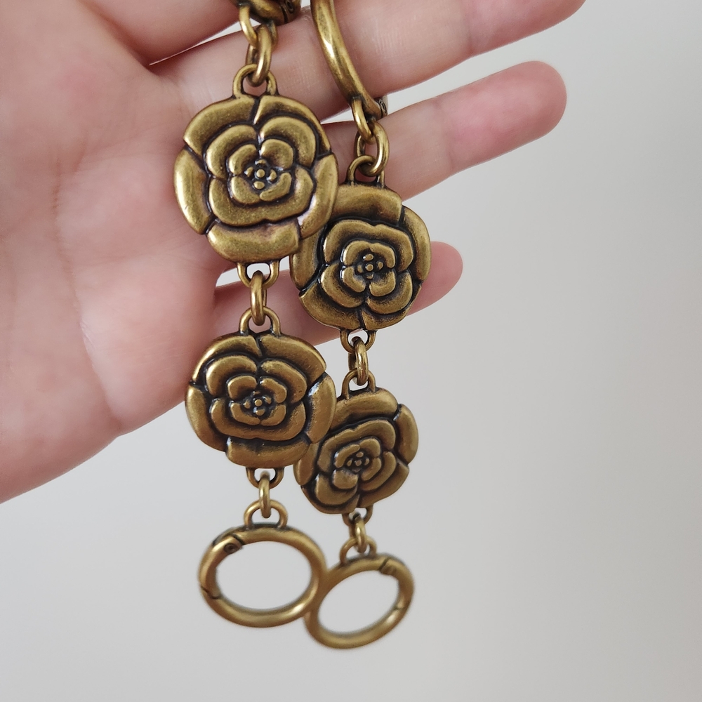 Gold Floral Keychain Accessory - Picture 6 of 6